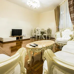 https://sweet-home-vip-5-at-freedom-square.alltbilisihotels.com